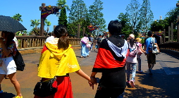 Besucher im Disneysea Tokyo, Japan