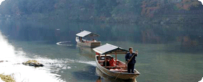 Boote auf Fluss