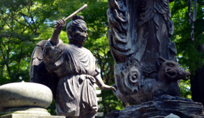 Tengu Statue auf dem Takao