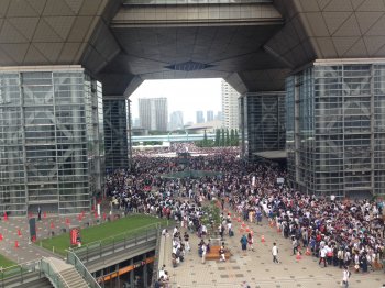 Ein wenig voll auf der Comiket // A little crowded at the Comiket basic-2017-raijin