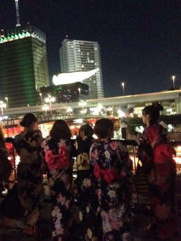 Mädels in Yukata beim Laternenfest // Girls in yukata at the lantern festival basic-2017-raijin