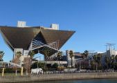 Das futuristisch anmutende Tokyo-Big-Sight ist alljährlich der Austragunbgsort der Comiket. Tokyo Big Sight
